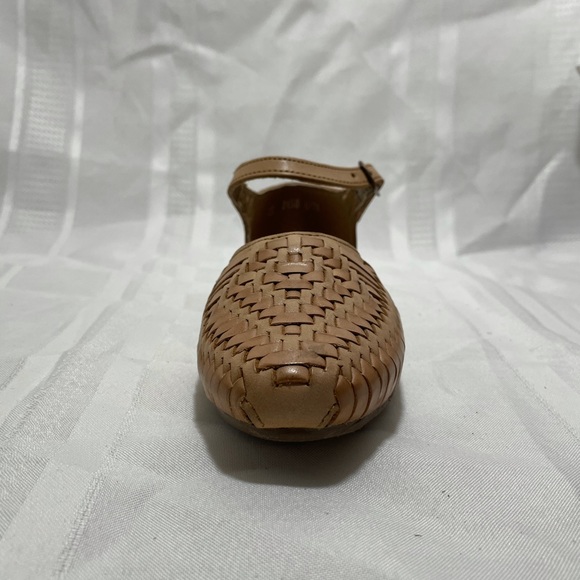 Tan color huaraches - Picture 2 of 6